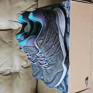 NIB The North Face Women's Hedgehog Hike II gortex hiking shoes 10